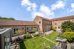 Marsland Barn- click for photo gallery